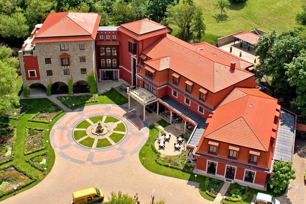 Hotel Sv. Ludmila Скалица Екстериор снимка