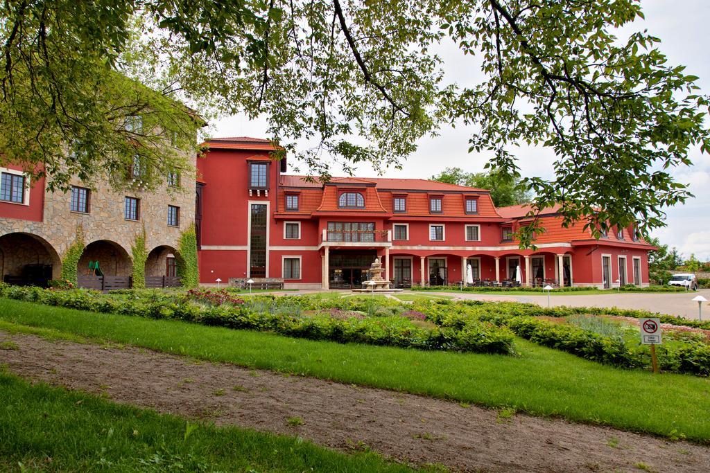 Hotel Sv. Ludmila Скалица Екстериор снимка