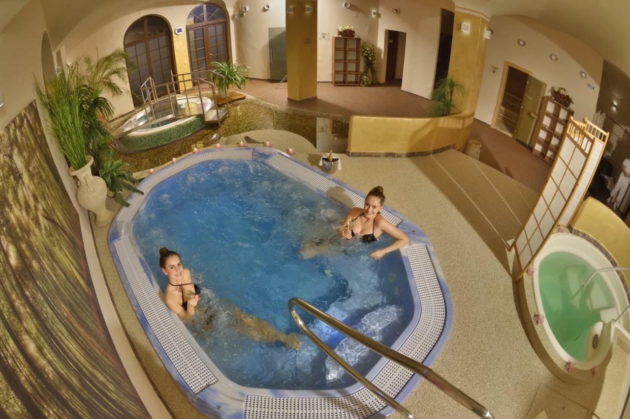 Hotel Sv. Ludmila Скалица Екстериор снимка